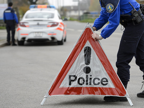 Brigandage à Servion: une employée frappée et un client détroussé