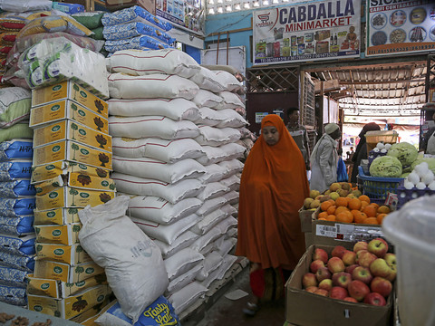 Timide baisse des prix alimentaires mondiaux, le blé en hausse