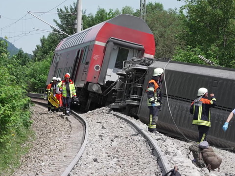 Quatre morts dans le déraillement d'un train en Bavière
