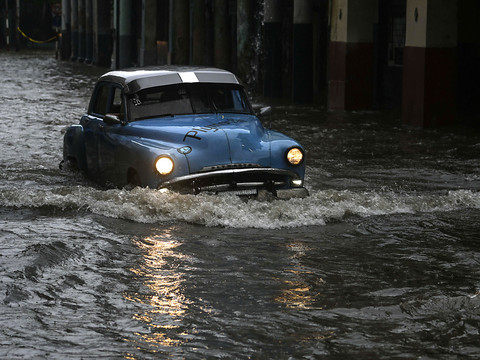 Cuba: l'ouragan Agatha provoque de fortes pluies et fait deux morts