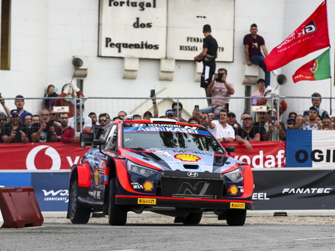 Ott Tänak contre-attaque