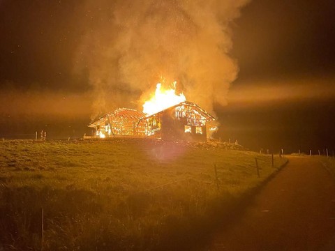 Un chalet d'alpage détruit par les flammes à Corbières