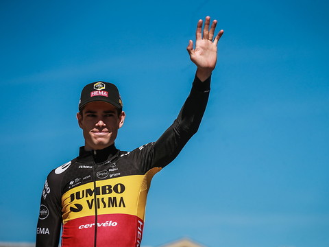 Wout van Aert s'impose au sprint dans la 5e étape du Dauphiné
