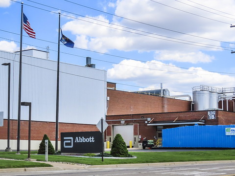 Nestlé livre encore des tonnes de lait en poudre pour bébés aux USA