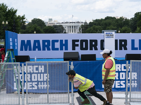 Etats-Unis: manifestations pour mieux encadrer les armes à feu