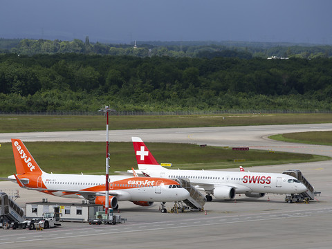 Une majorité favorable à une taxe sur les billets d'avion