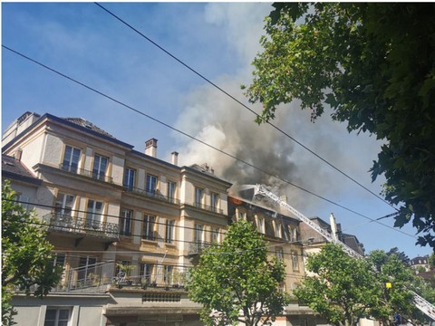 Incendie à Neuchâtel maîtrisé, plusieurs habitants relogés