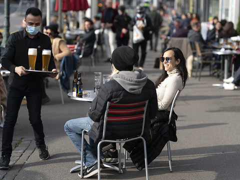 Hausse du nombre d'heures travaillées en 2021 en Suisse