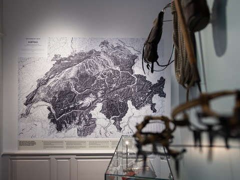 A Prangins, une expo interroge les mythes et clichés helvétiques