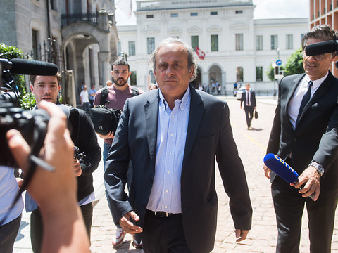Un an et huit mois avec sursis requis contre Platini et Blatter