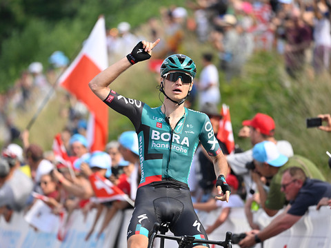 Victoire et maillot jaune pour Vlasov, Küng toujours 5e du général