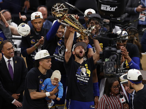 Un 7e titre pour les Warriors