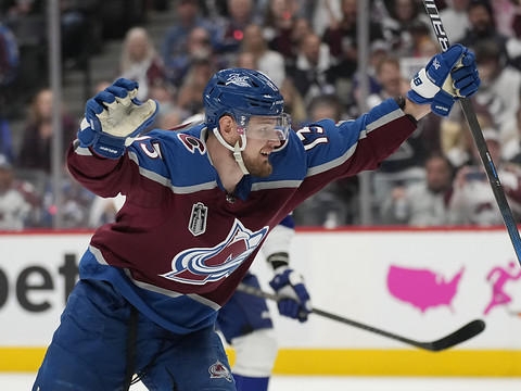 Colorado écrase Tampa Bay 7-0 dans l'acte II