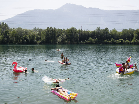 En Europe, la canicule s'atténue dans le sud, se déplace vers l'est