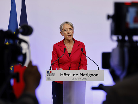 Sévère désaveu pour Macron aux législatives, le RN en force