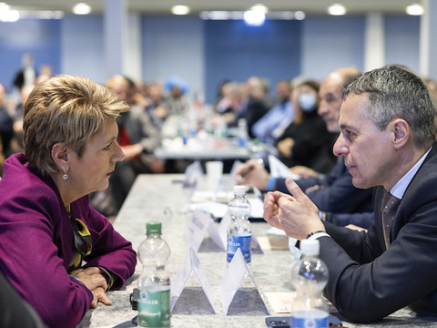 Assemblée du PLR à Andermatt: Europe, défense et migration au menu