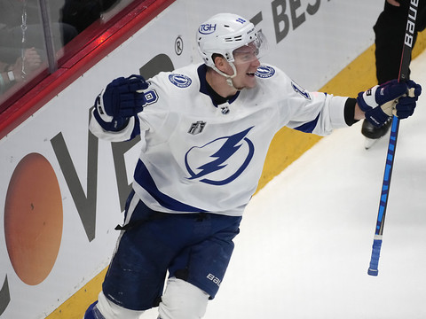Le Lightning gagne à Denver