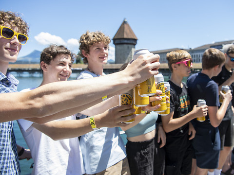 Plus de 1600 personnes trinquent simultanément à Lucerne