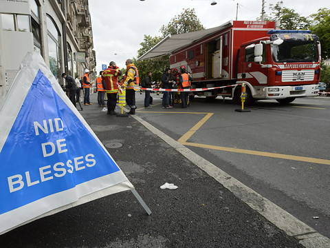 Feu de détritus dans un immeuble à Genève: fort dégagement de fumée