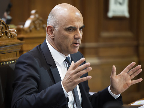 Alain Berset défend la retraite des femmes à 65 ans