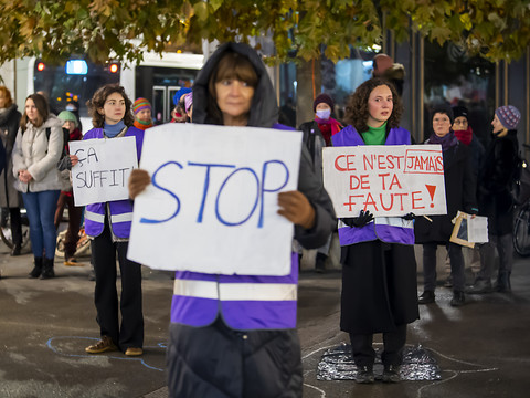 Violences: créer davantage de places d'accueil pour les femmes