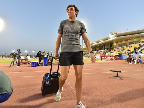 Perche: nouveau record du monde en plein air pour Duplantis