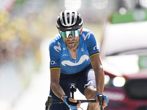 Valverde légèrement blessé après avoir été heurté par une voiture