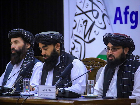 Des milliers de religieux afghans jurent fidélité aux talibans