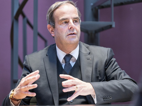 Pfister: résoudre les problèmes en Suisse avant d'aller à Bruxelles