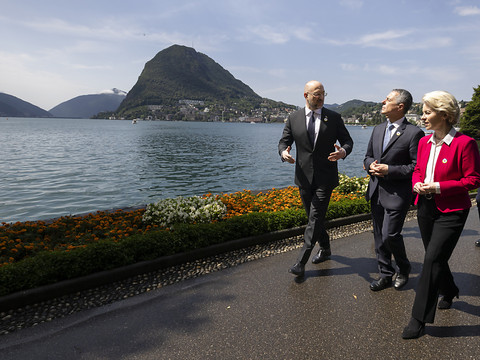 Poutine ordonne de continuer la guerre, conférence en Suisse
