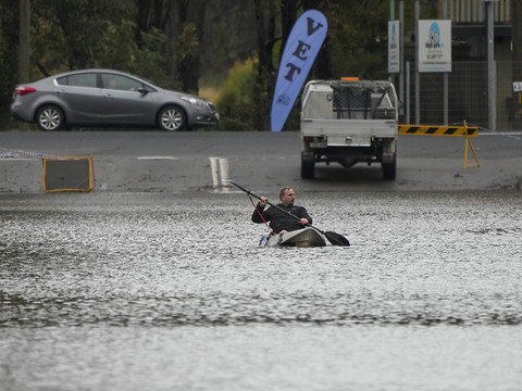 Inondations: des milliers d'habitants de Sydney doivent évacuer