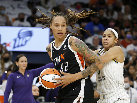 Brittney Griner, emprisonnée depuis février, écrit à Joe Biden