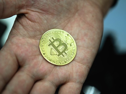 Le bitcoin défend bec et ongles la marque des 20'000 dollars