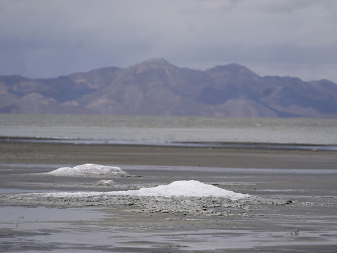 Sécheresse aux USA: le Grand Lac Salé d'Utah au plus bas historique
