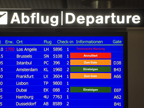 Départs en vacances: attente prévue sur route et dans les aéroports