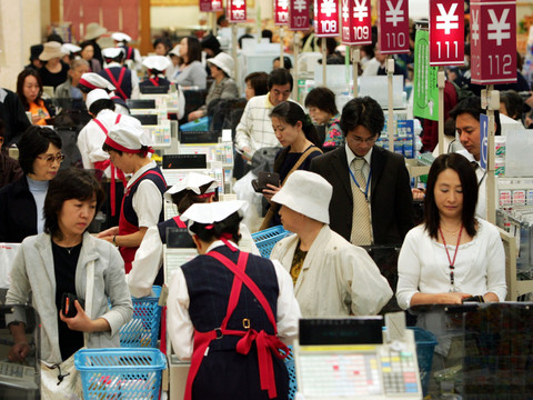 Japon: la consommation des ménages a de nouveau reculé en mai