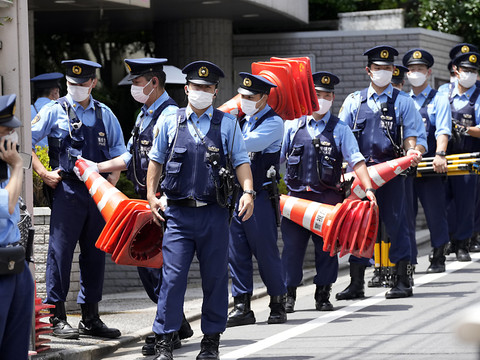 Le Japon en deuil au lendemain de l'assassinat de Shinzo Abe