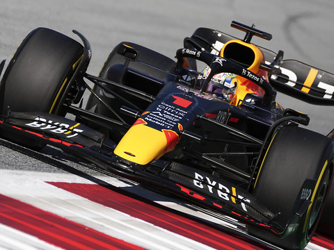 Max Verstappen remporte la course sprint en Autriche