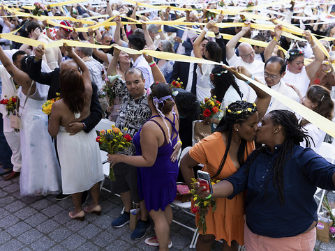 Mariage géant à New York pour oublier la pandémie