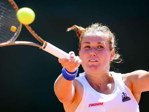 Yllena In-Albon tombe avec les honneurs