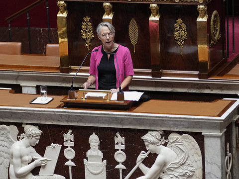 Motion de censure de gauche rejetée, le gouvernement 