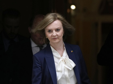 La course vers Downing Street lancée avec huit candidats en lice