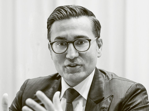 Iqbal Khan dirigera seul la gestion de fortune d'UBS