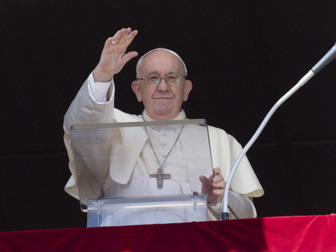 Le pape féminise le 