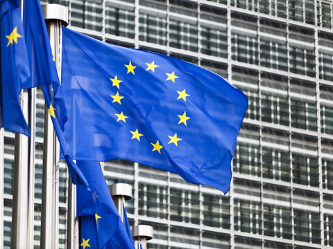 Bruxelles dégrade ses prévisions de croissance et d'inflation