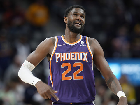 Les Suns égalisent une offre des Pacers pour Ayton