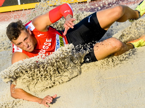Simon Ehammer en finale de la longueur
