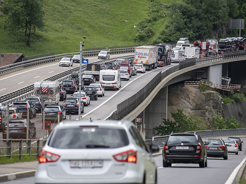 Départs en vacances: deux heures devant le Gothard
