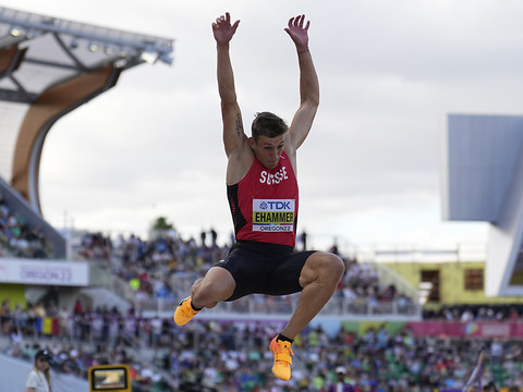 Simon Ehammer se pare de bronze à la longueur