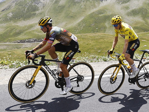Pirmoz Roglic n'a pas pris le départ à Rodez